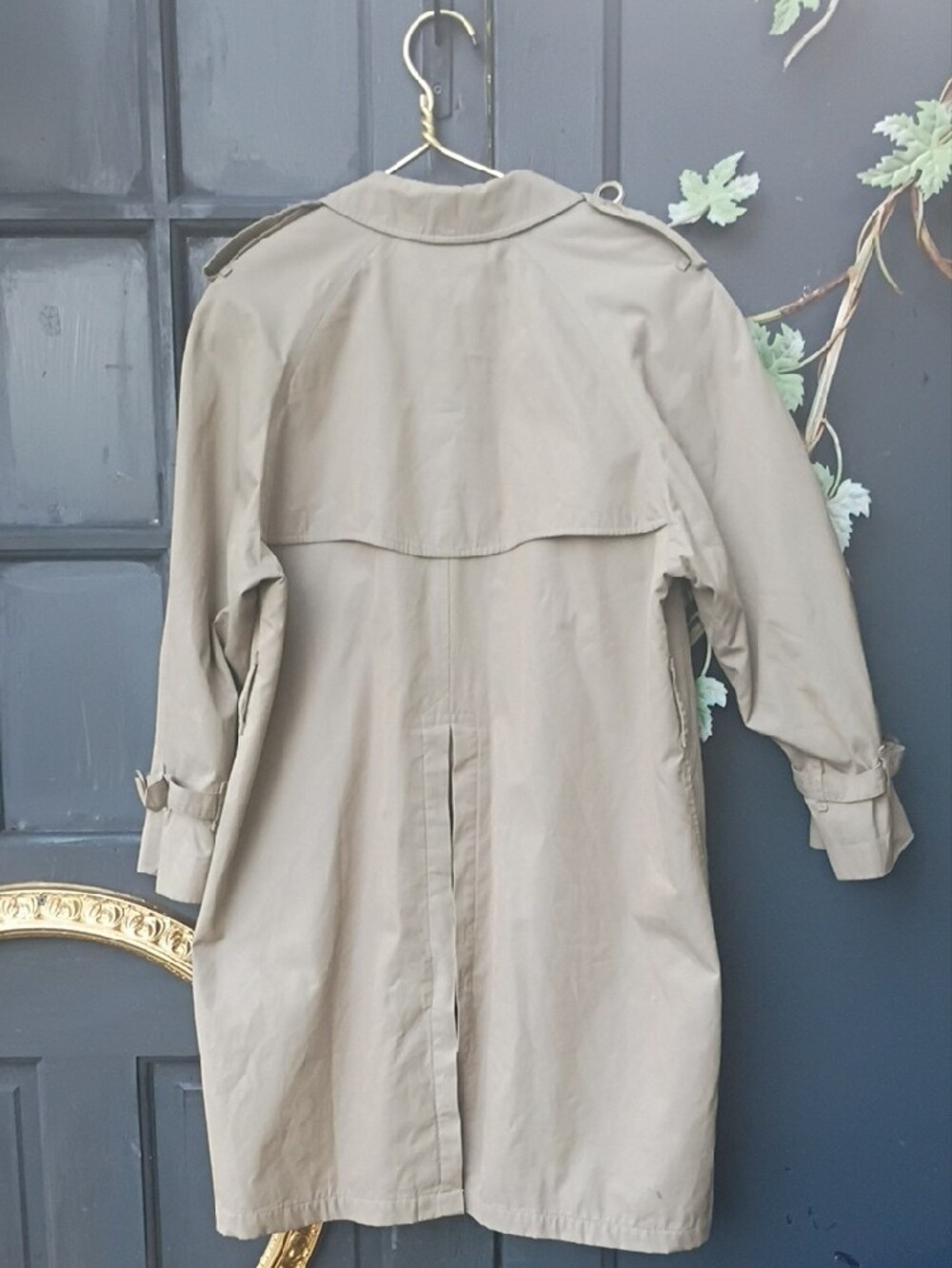Burberry Beige Double-Breasted Trench Coat - Picture 7 of 10